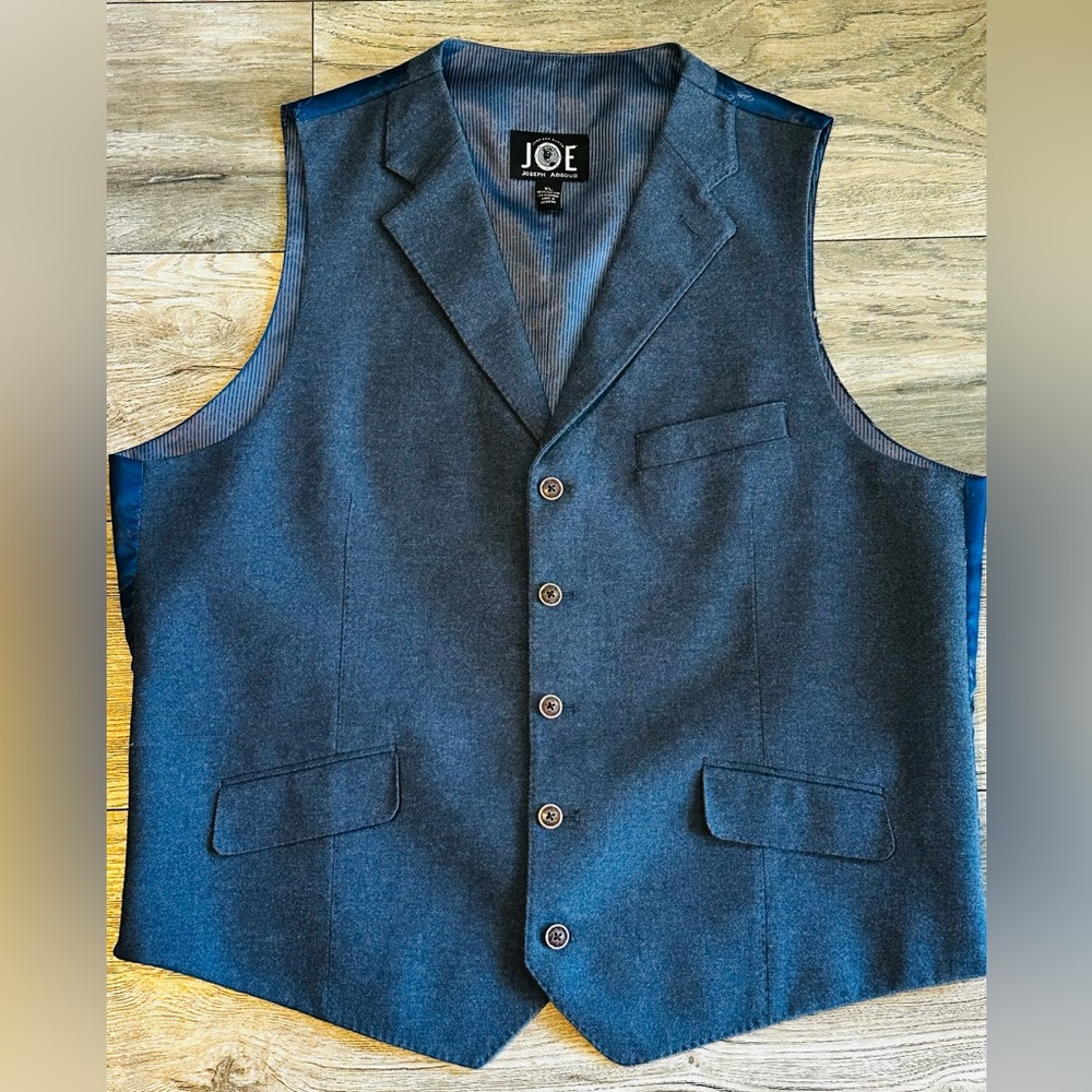 Blue Joe Joseph Abboud Men's Vest with Lapels and Two Flap Pockets. Size XL